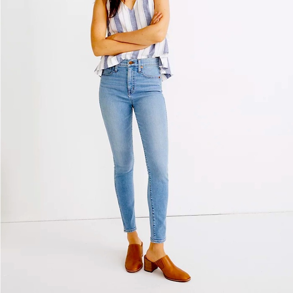 Petite Madewell Blue Jeans in 24